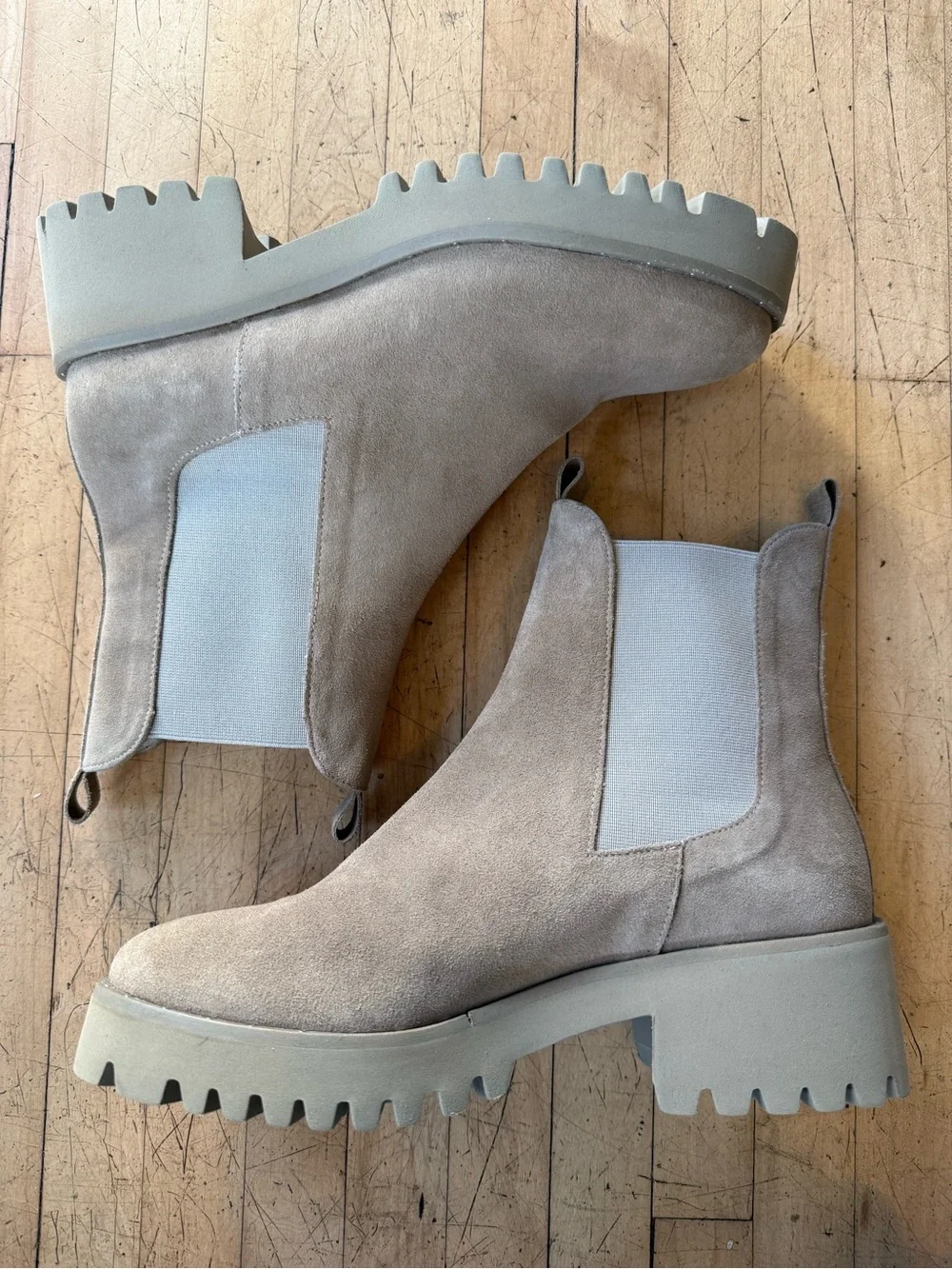 FREDA SALVADOR Brooke Rain Resistant Mink Suede Boot Lug Sole Pull On Ankle US 7 - Picture 3 of 10